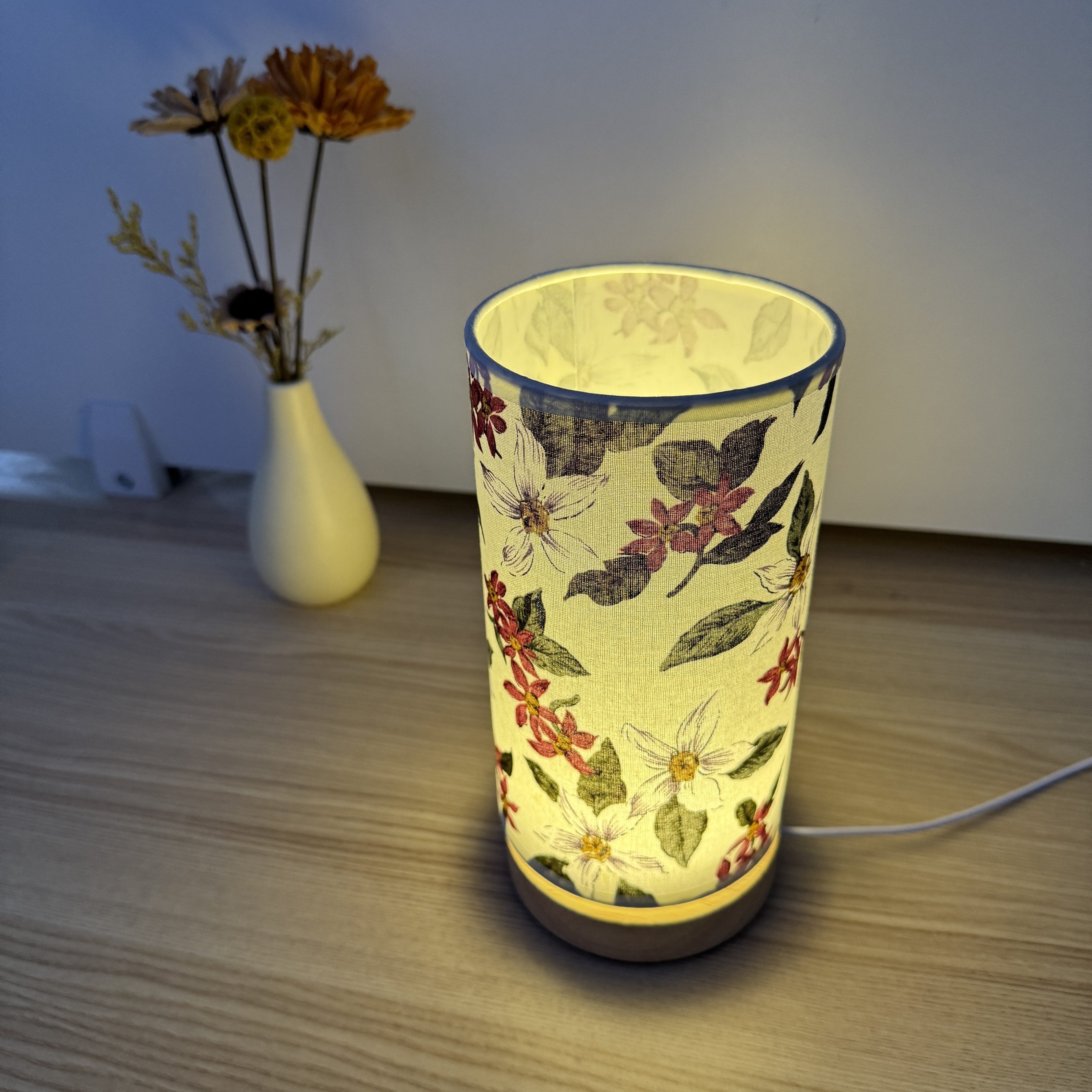 WoodGlow – Creative LED Table Lamp in Wood