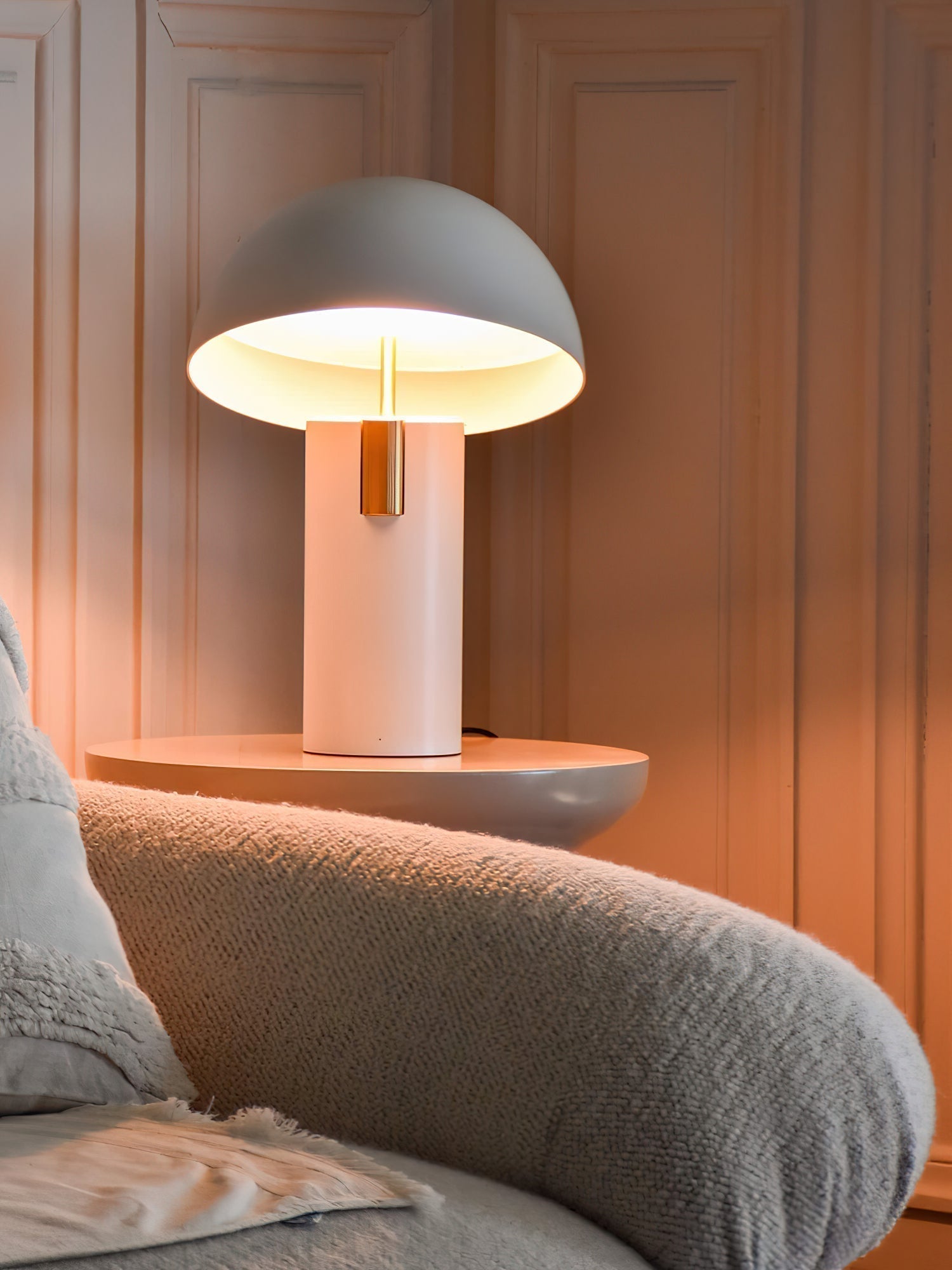 Glow Avora Table - Modern Elegant Table Lamp for Atmospheric Lighting