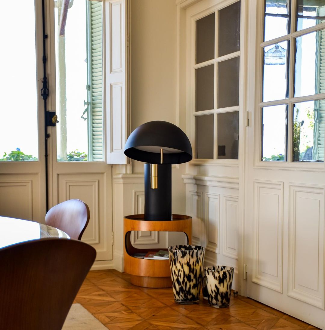 Glow Avora Table - Modern Elegant Table Lamp for Atmospheric Lighting