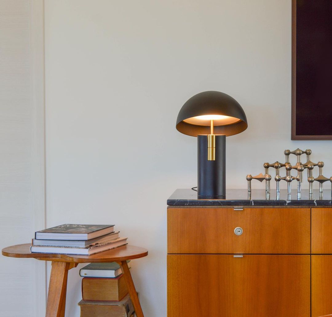 Glow Avora Table - Modern Elegant Table Lamp for Atmospheric Lighting