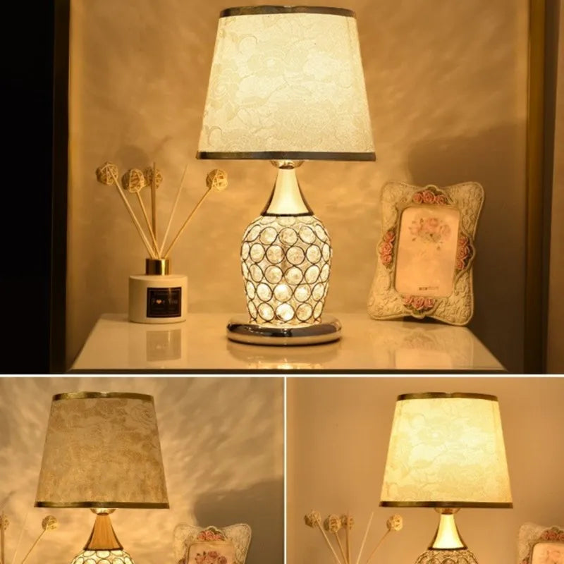 CrystalGlow - Elegant Table Lamp in Crystal Glass