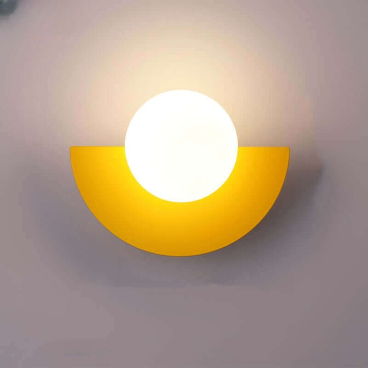 Northern Lights Charm - Crescent Wall Lamp in Metal