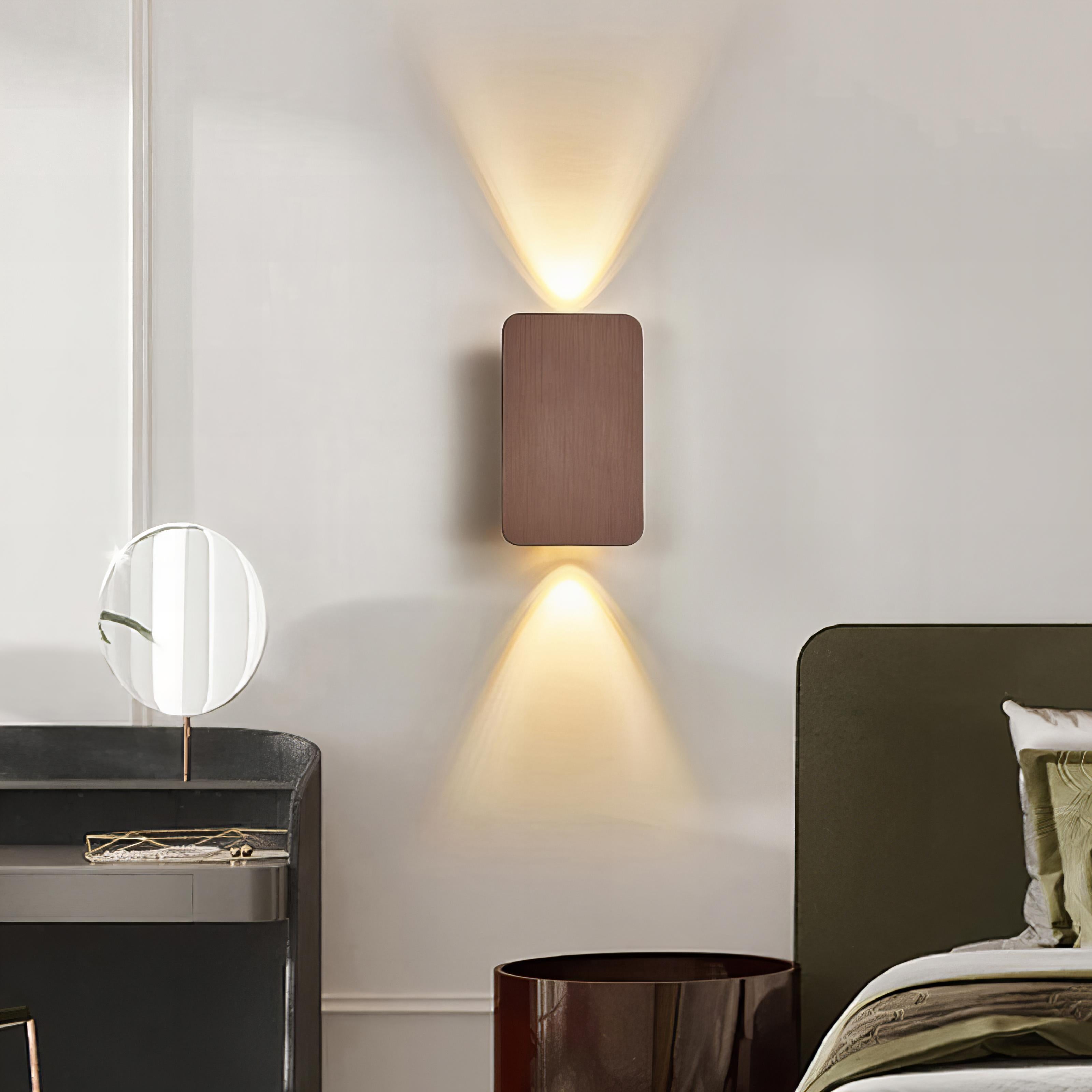Koda - Modern Adjustable LED Wall Lamp for Indoor Use