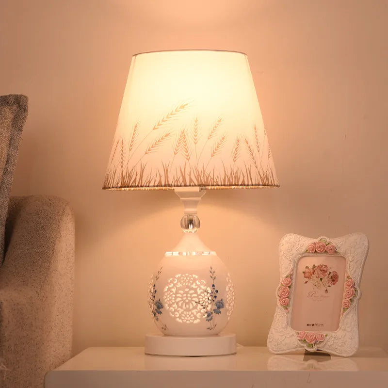 KristalGlow – Elegant Table Lamp for Romantic Atmospheres