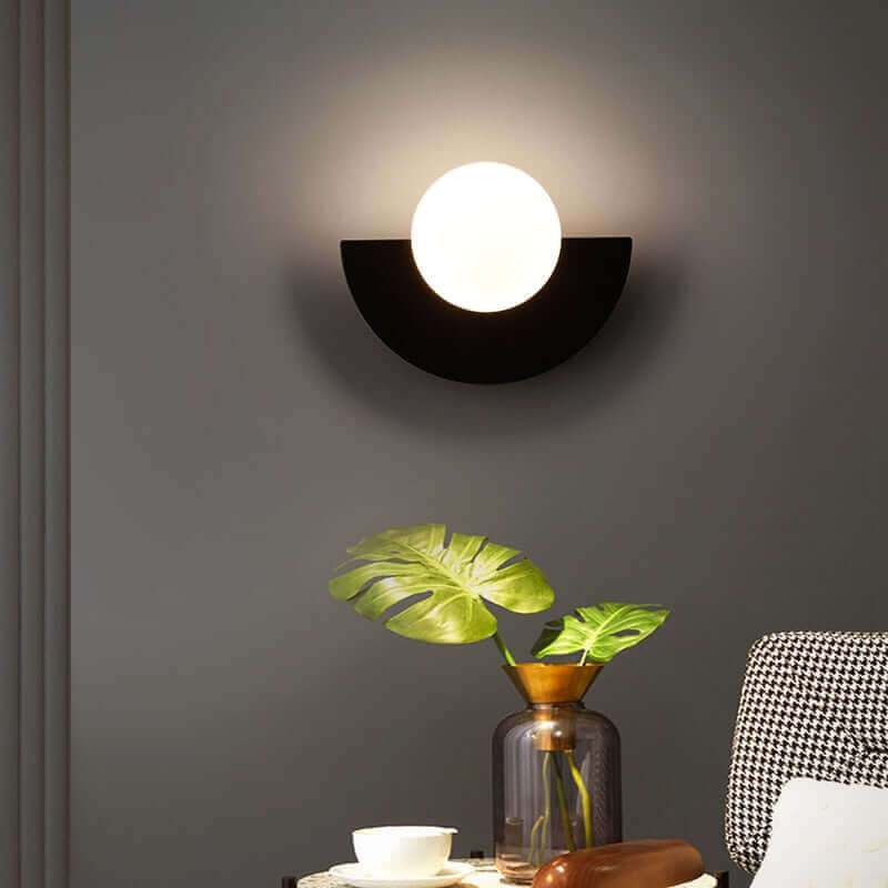 Northern Lights Charm - Crescent Wall Lamp in Metal