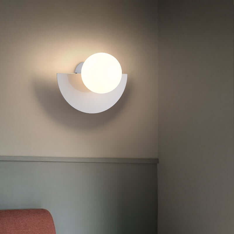 Northern Lights Charm - Crescent Wall Lamp in Metal