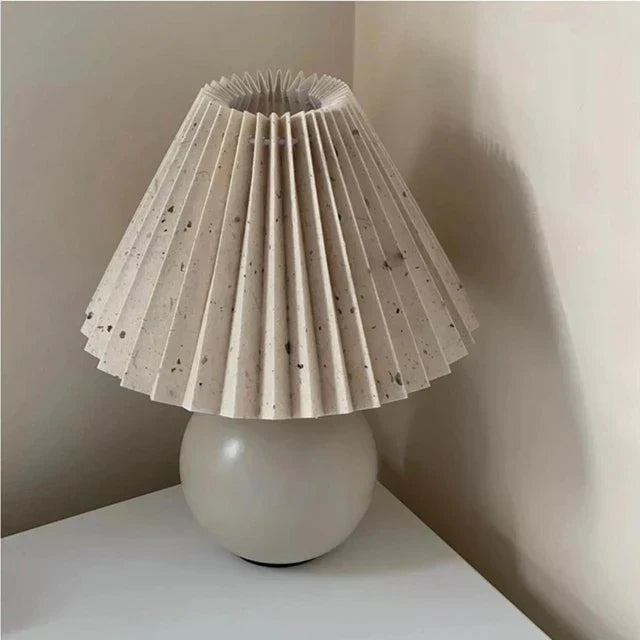 Timeless Light Vintage Table Lamp - Classic Design for Every Room