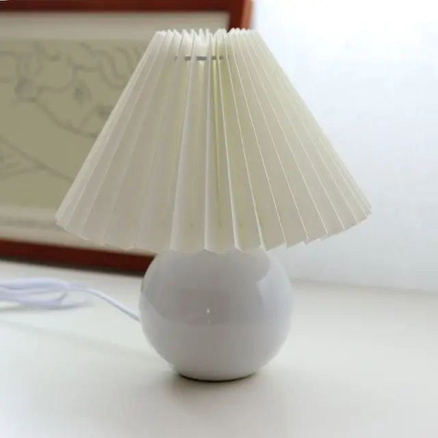 Timeless Light Vintage Table Lamp - Classic Design for Every Room