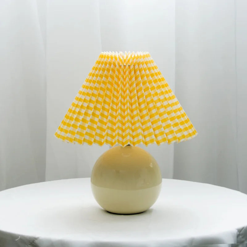Timeless Light Vintage Table Lamp - Classic Design for Every Room