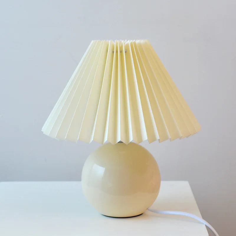 Timeless Light Vintage Table Lamp - Classic Design for Every Room