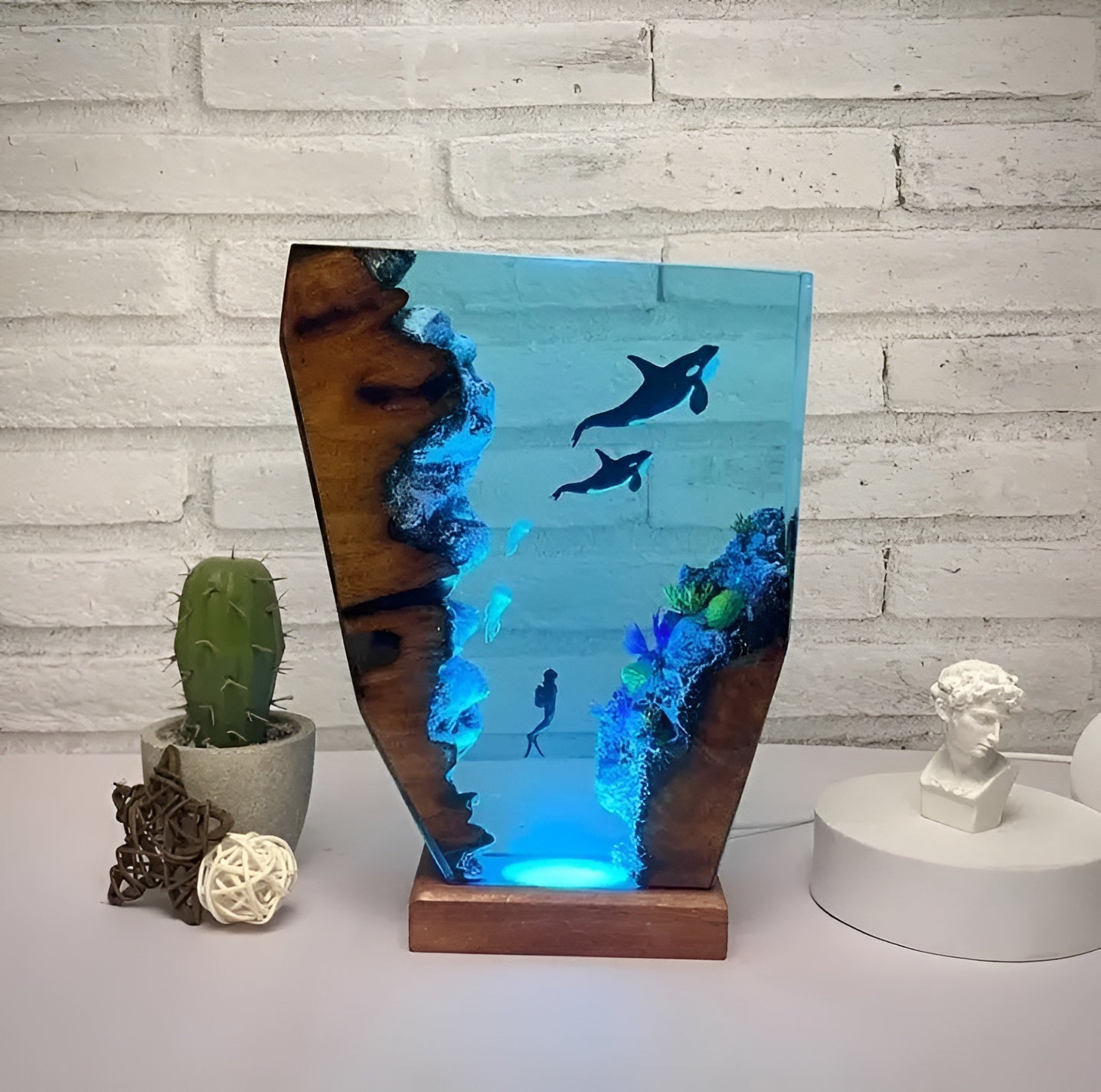 OceanGlow Luxe Illuminated Table Lamp – Serent Epoxy Resin with USB Charging