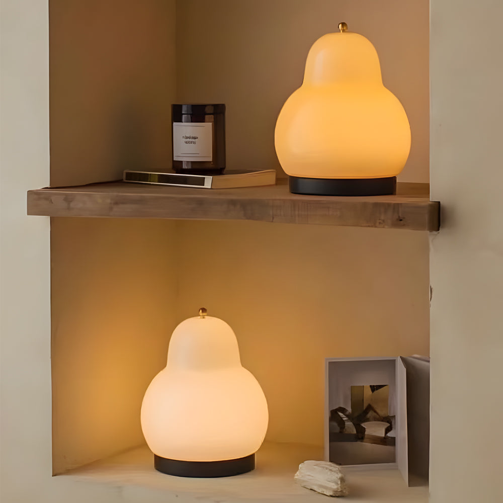 Elegant pear-shaped USB lamp with dimmable LED