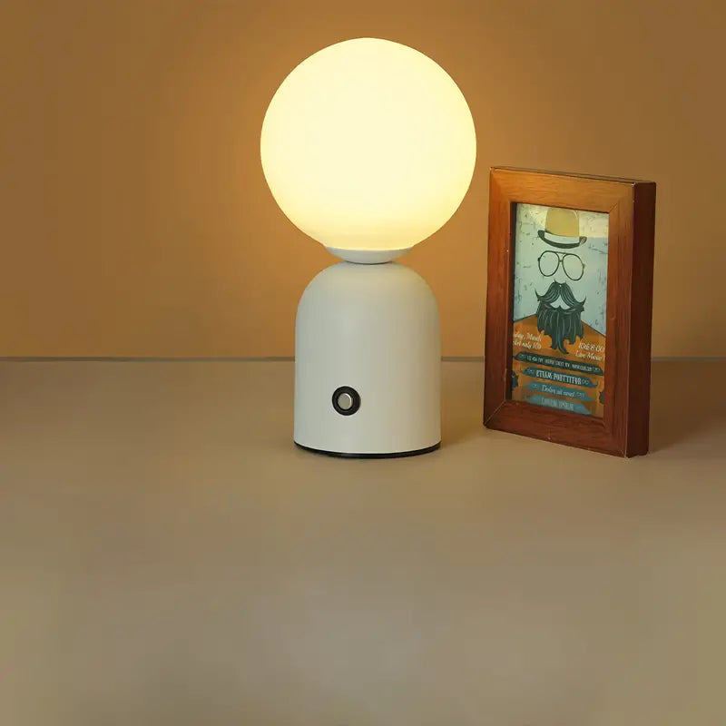 Serene Light – Elegant Table Lamp for a Calm Atmosphere