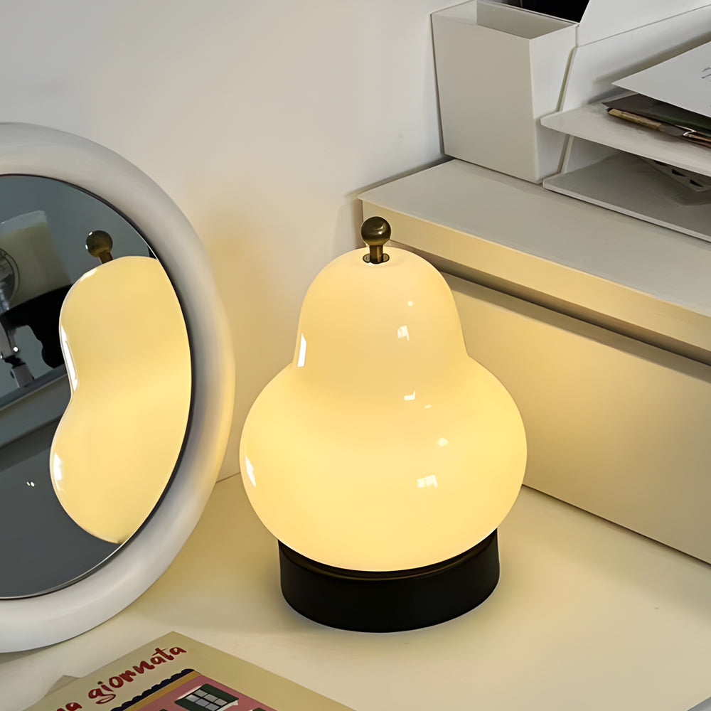 Elegant pear-shaped USB lamp with dimmable LED