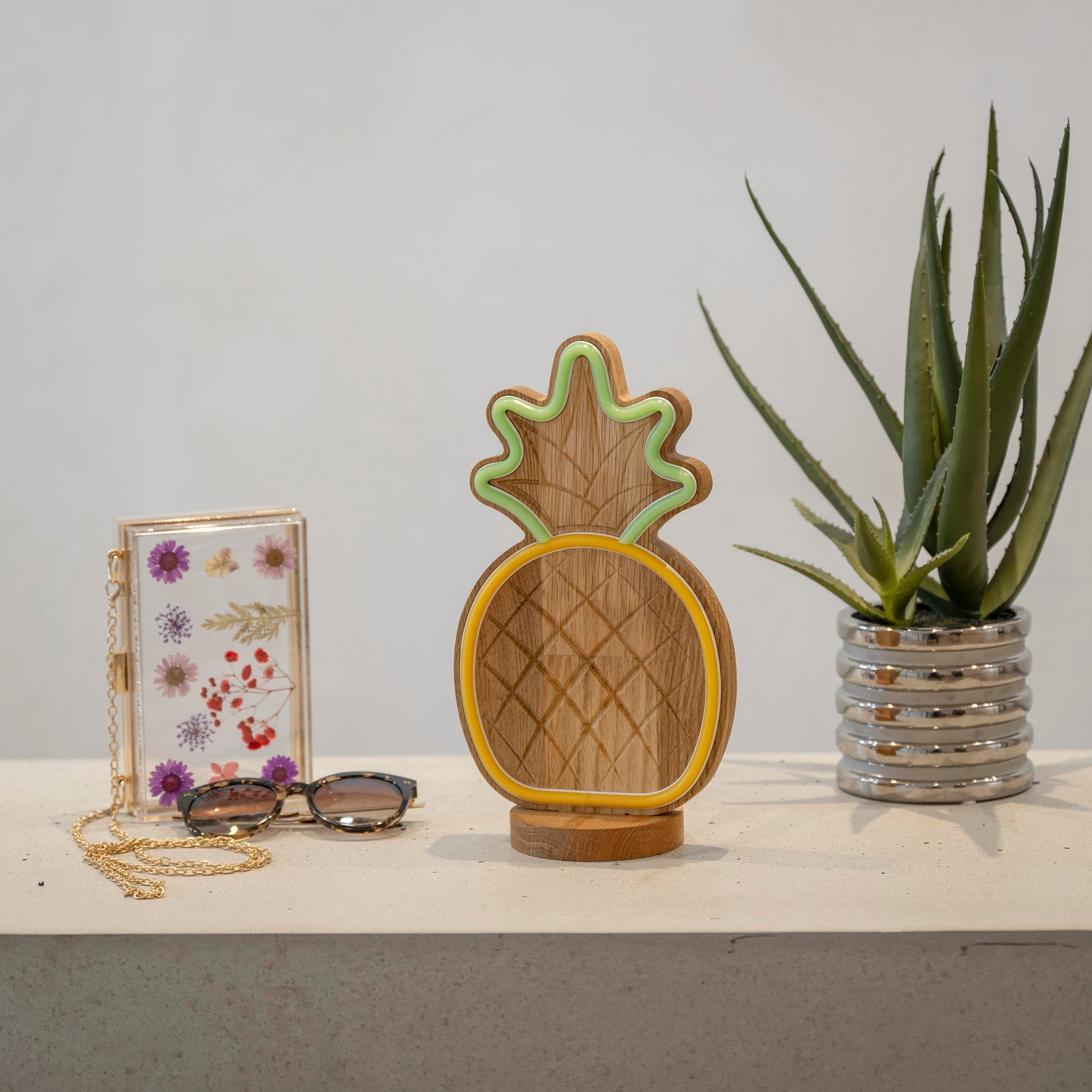 WoodGlow - Tropical Neon Light with Remote Control