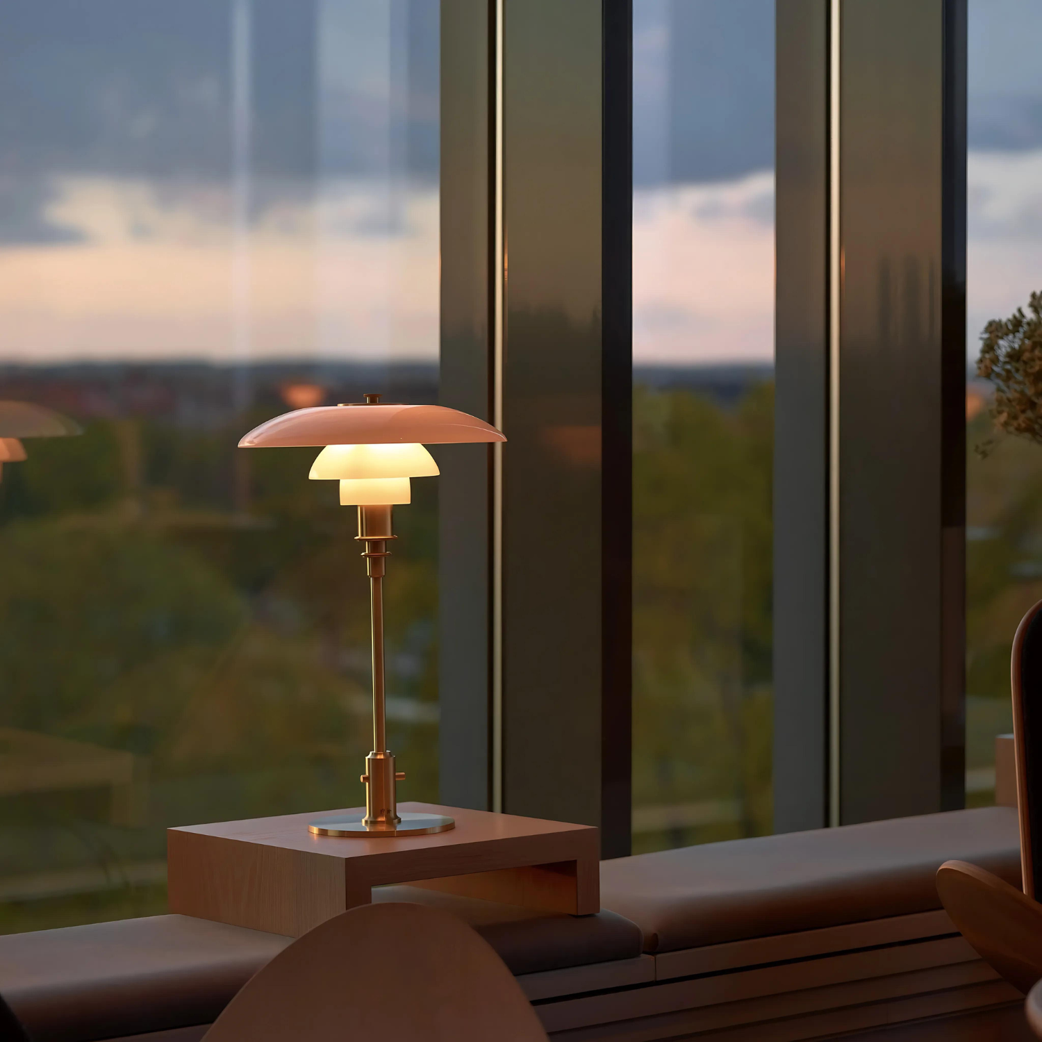 Serene Light - Elegant Metal Table Lamp