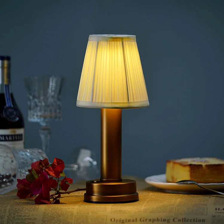 GleamLight Table Lamp - Refined Brass Table Lamp for Modern Lighting and Atmosphere