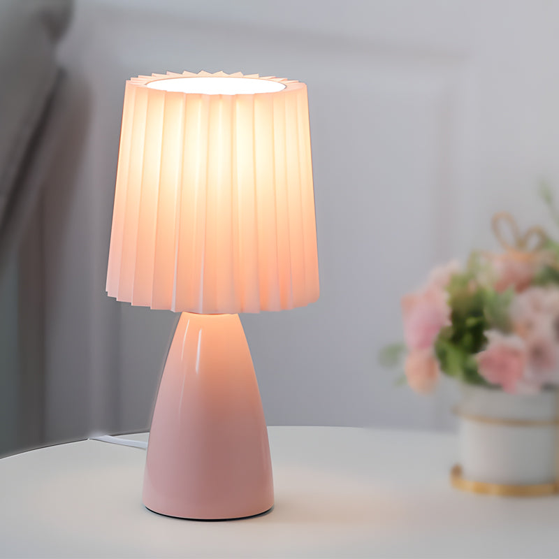 ChicGlow – Dimmable Table Lamp with USB Charger