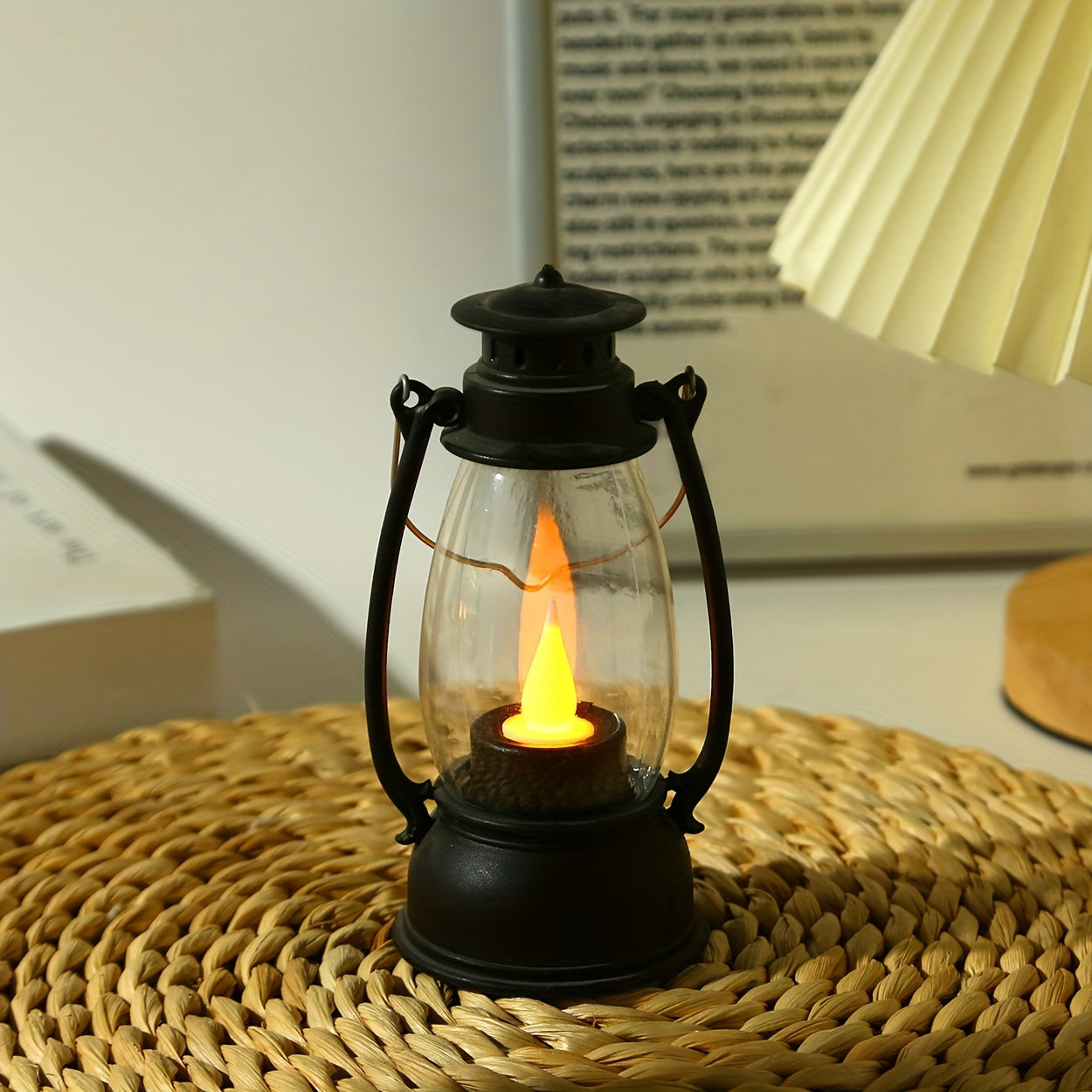 Nostalgic Glow - LED Kerosene Lamp with Yellow Flame