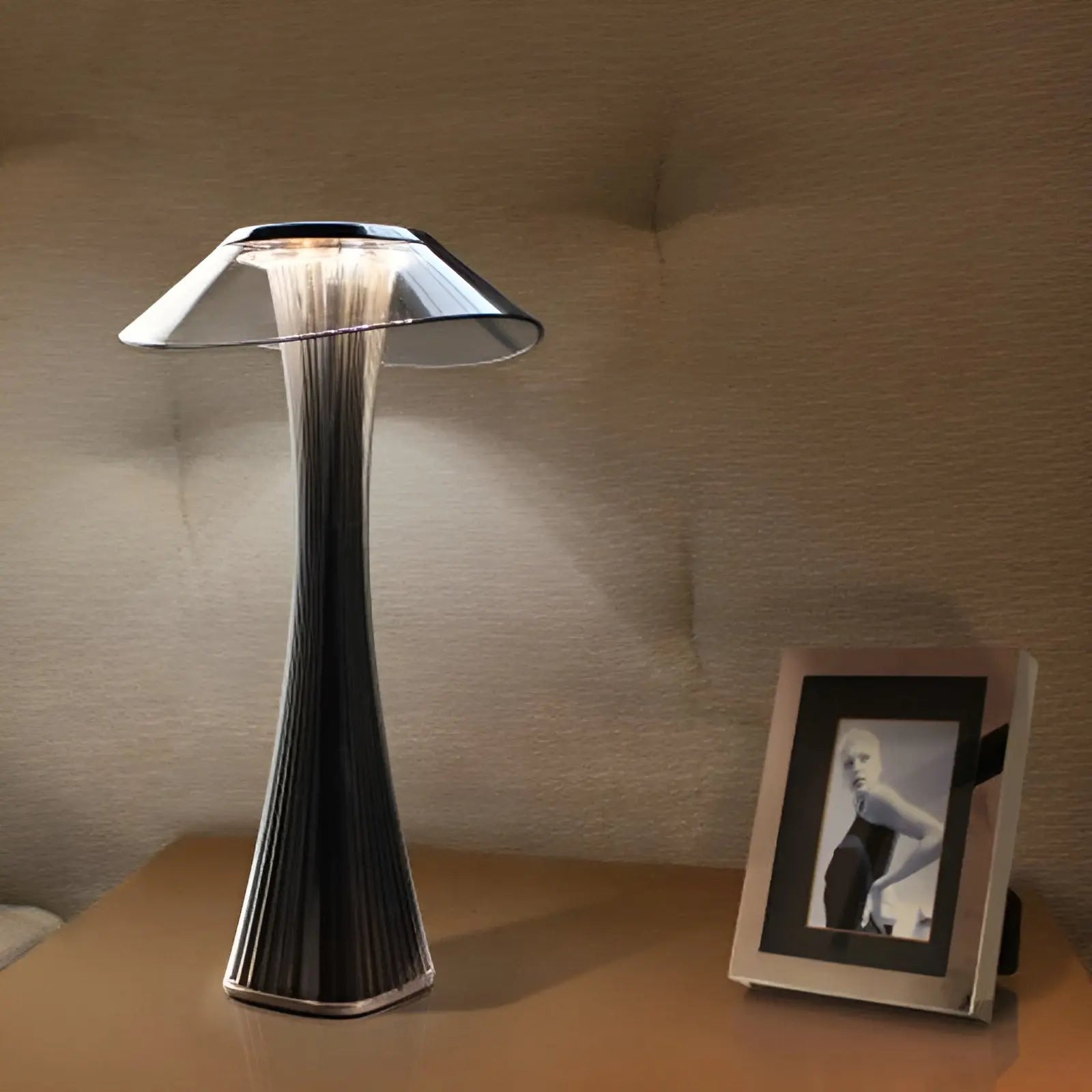Gior Luxe Desk Lamp – Elegance and Flexibility