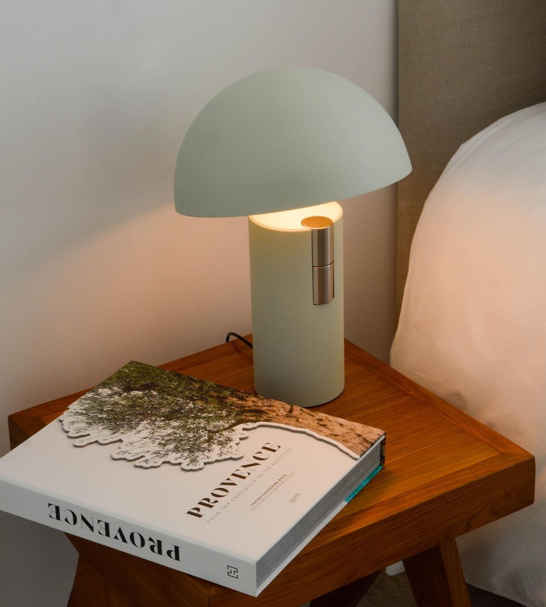 Glow Avora Table - Modern Elegant Table Lamp for Atmospheric Lighting