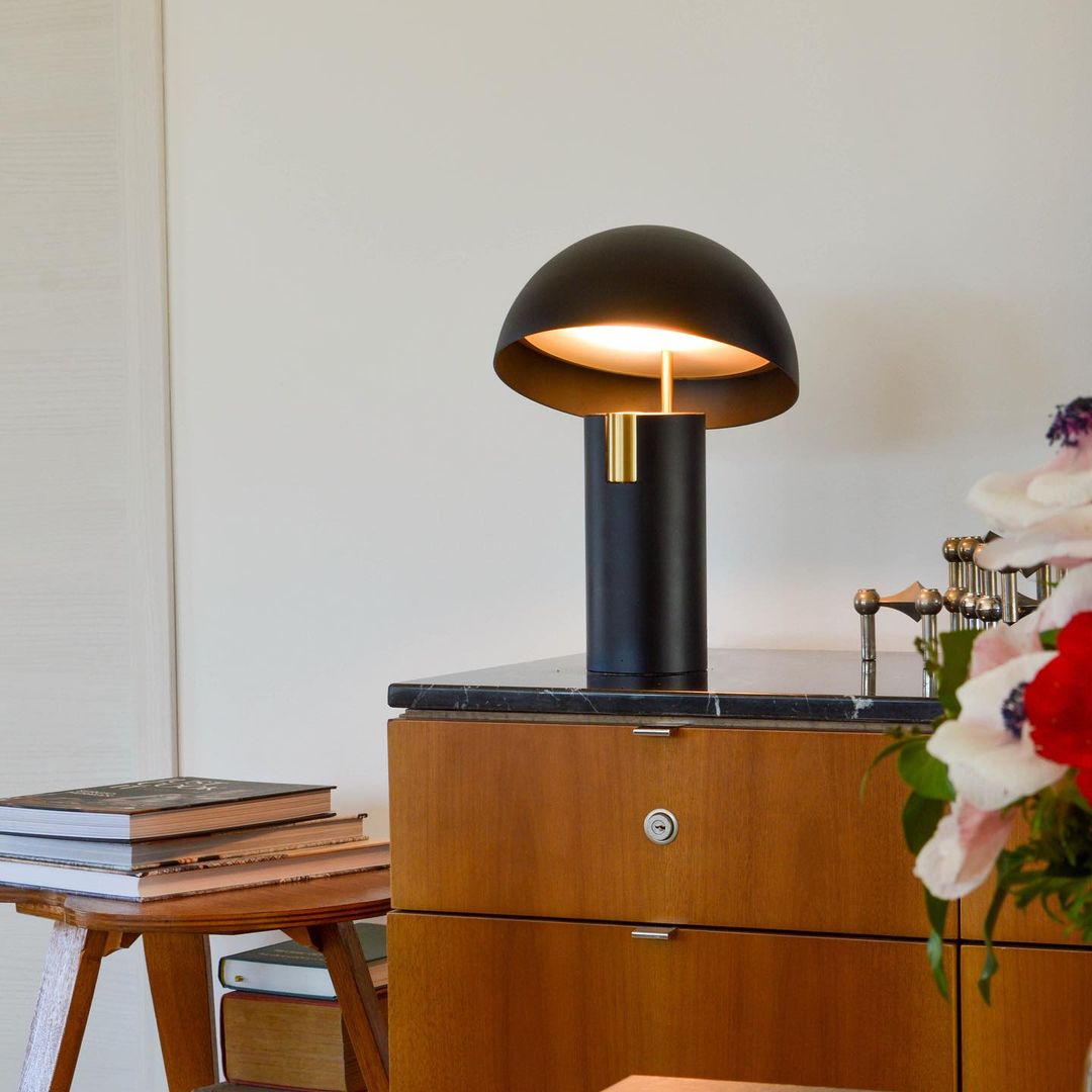 Glow Avora Table - Modern Elegant Table Lamp for Atmospheric Lighting