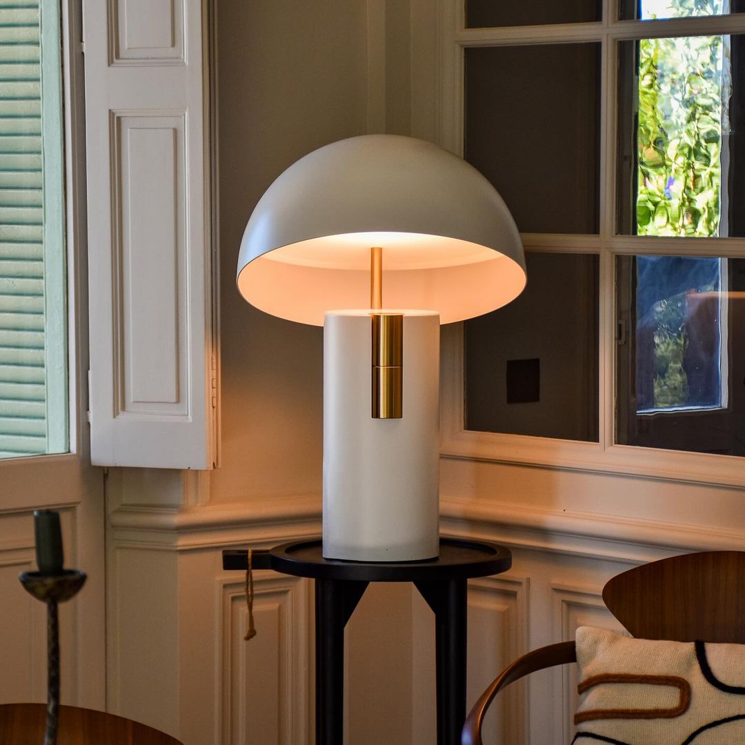 Glow Avora Table - Modern Elegant Table Lamp for Atmospheric Lighting