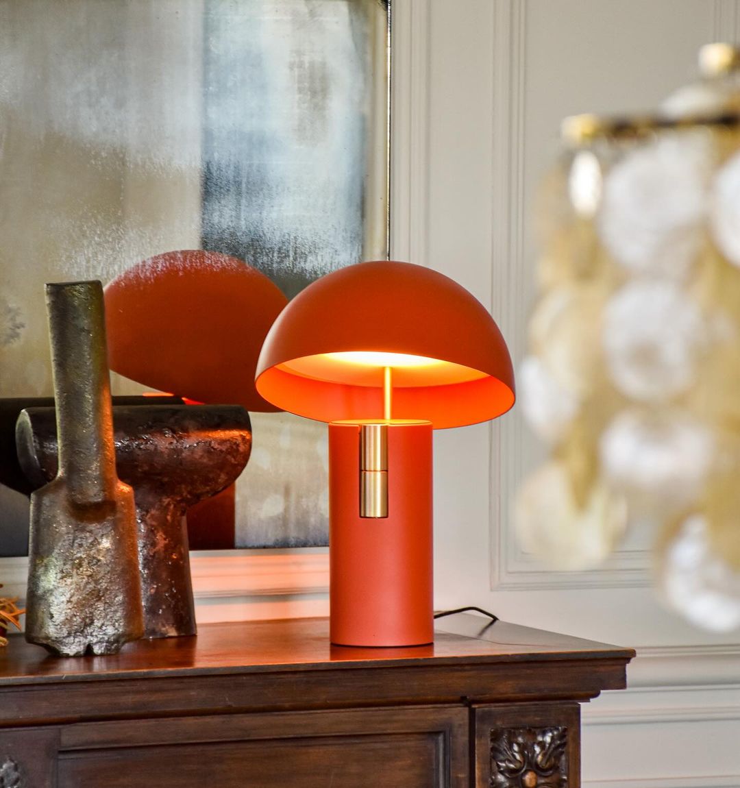 Glow Avora Table - Modern Elegant Table Lamp for Atmospheric Lighting