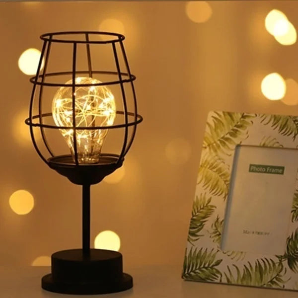 Retro Minimalist Hollow Lamps - for a Timeless Atmosphere