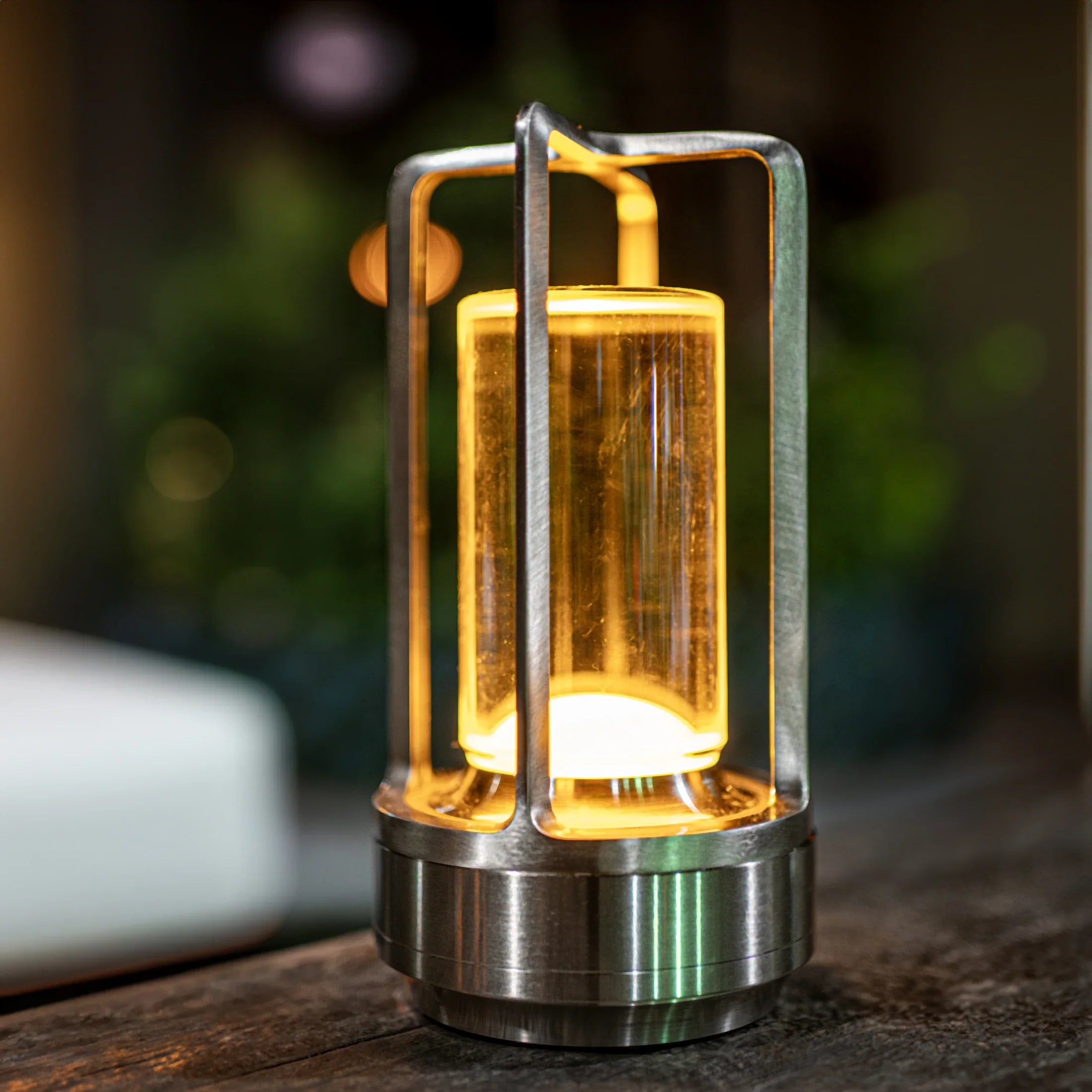 Qandlelight - Wireless Rechargeable Table Lamp
