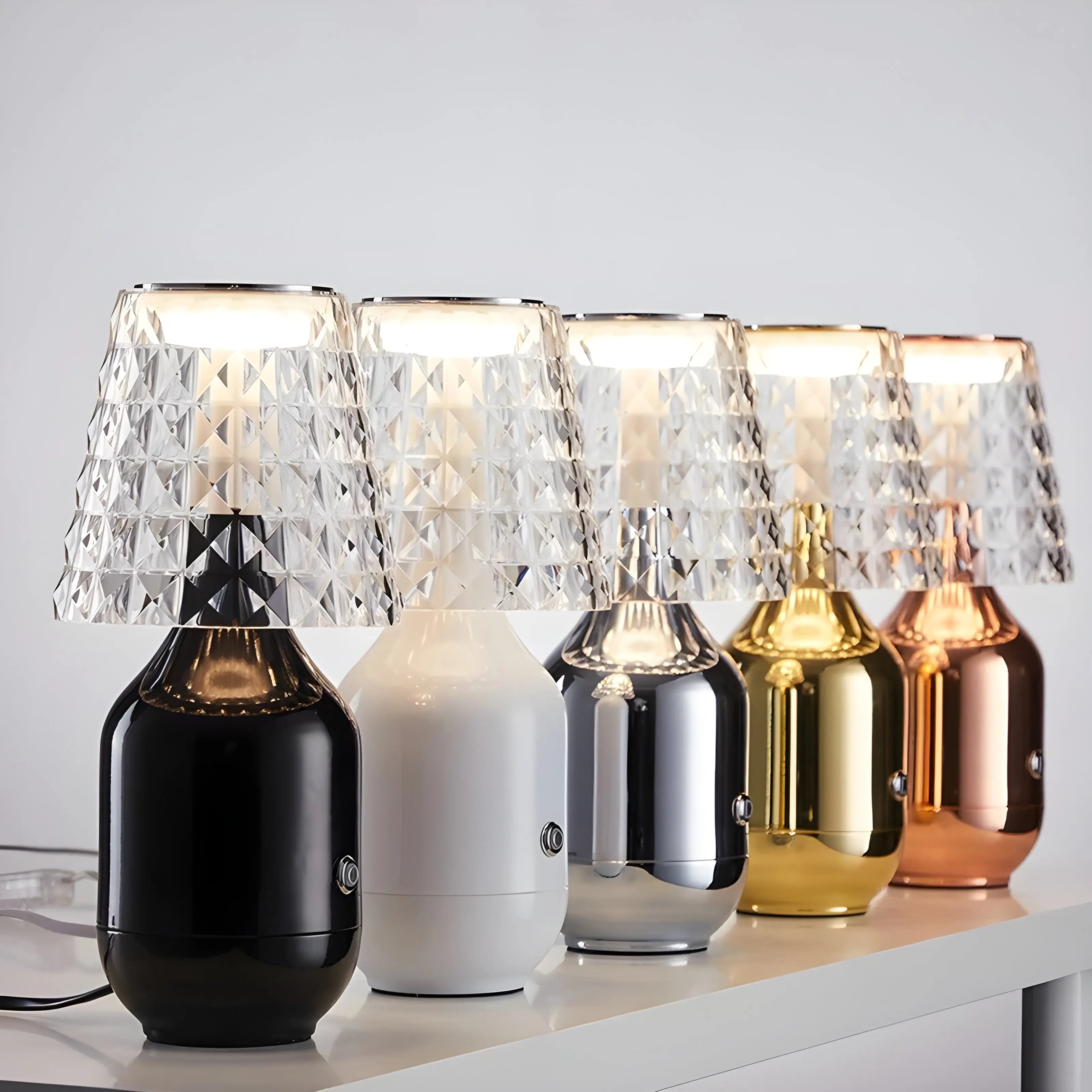 Zaroti Luxury Table Lamp - wireless and elegant