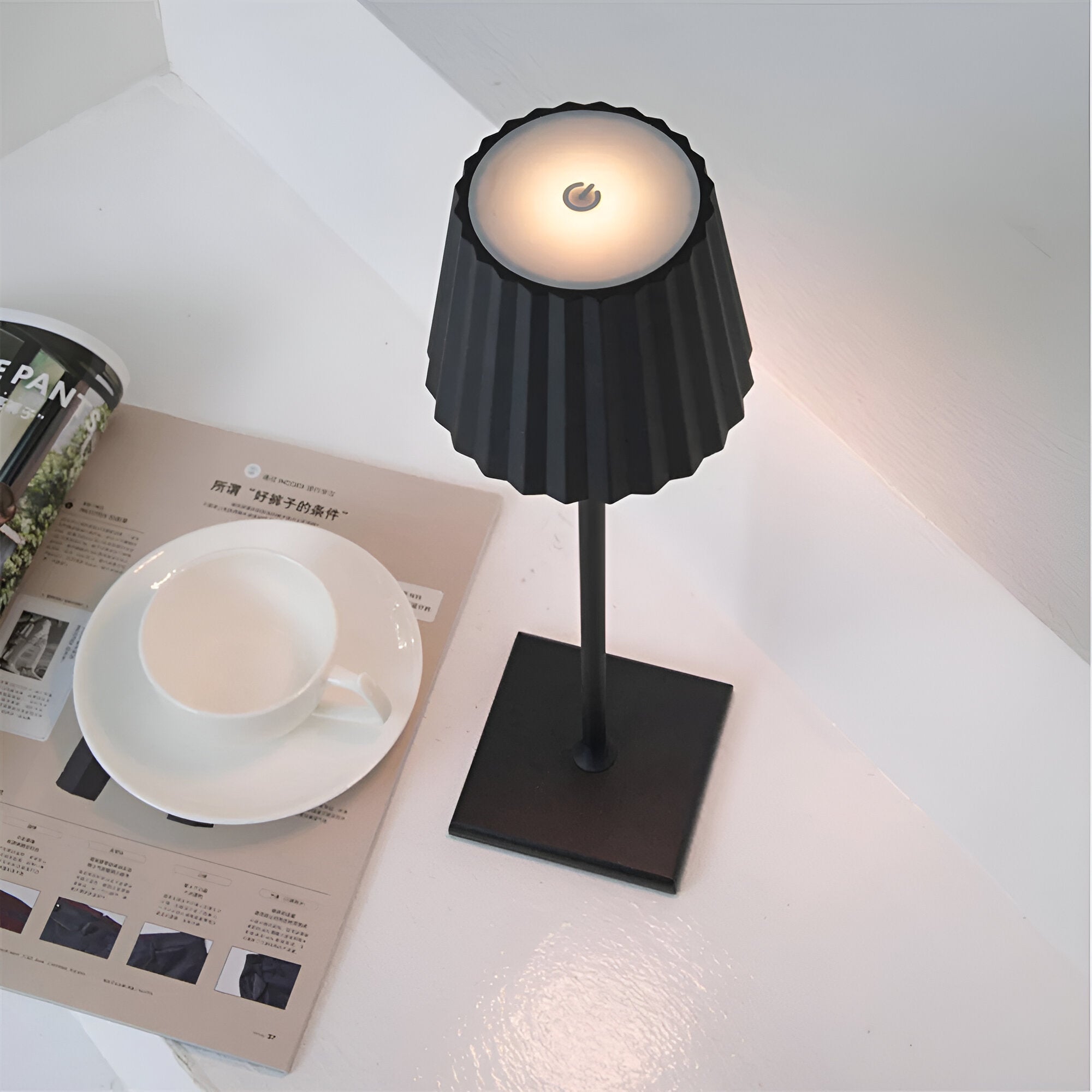 Elegant Glow - Stylish Wireless Lamp for the Home