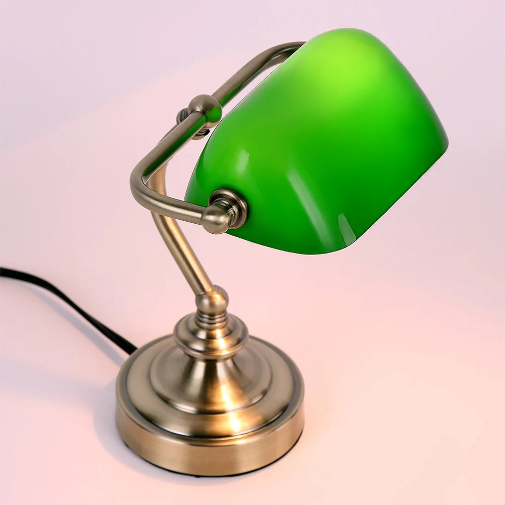 Retro Mini Desk Lamp NostalGlow – Compact Elegance