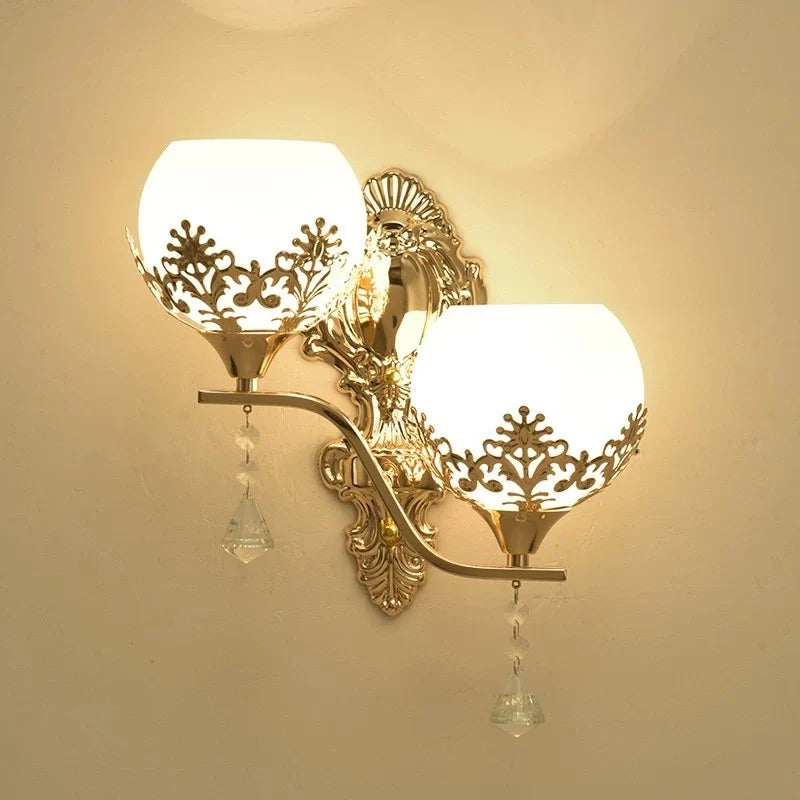 CrystalLuxe – Gold LED Wall Lamp for Atmospheric Lighting