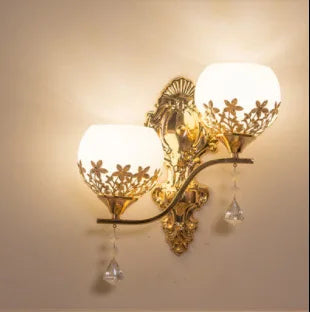 CrystalLuxe – Gold LED Wall Lamp for Atmospheric Lighting