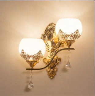 CrystalLuxe – Gold LED Wall Lamp for Atmospheric Lighting
