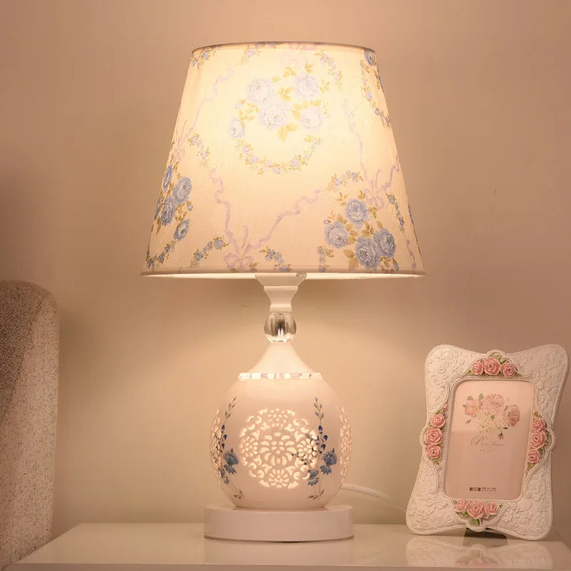 KristalGlow – Elegant Table Lamp for Romantic Atmospheres