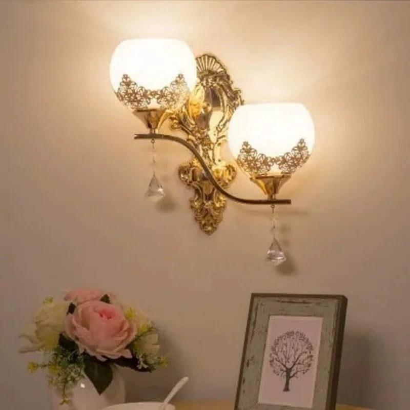 CrystalLuxe – Gold LED Wall Lamp for Atmospheric Lighting