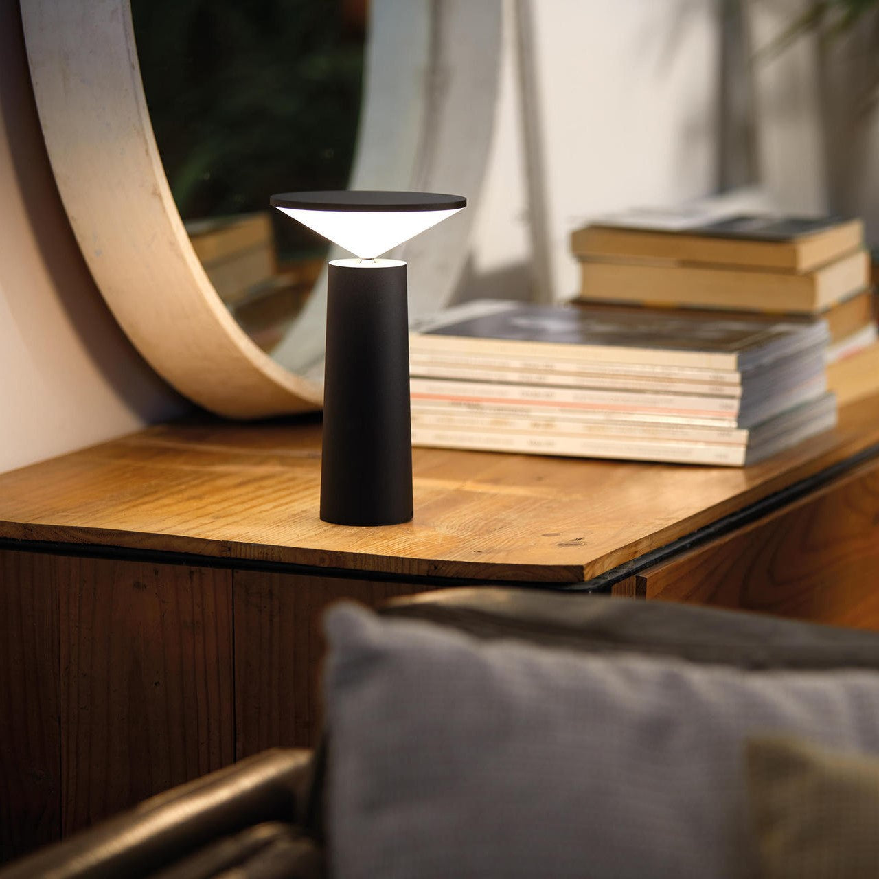 FlexiGlow - Trendy Adjustable LED Table Lamp for the Home