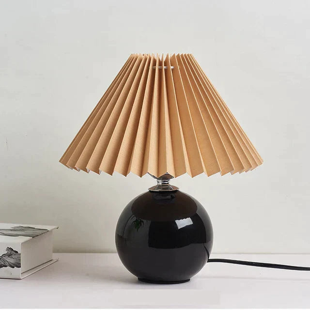 Timeless Light Vintage Table Lamp - Classic Design for Every Room