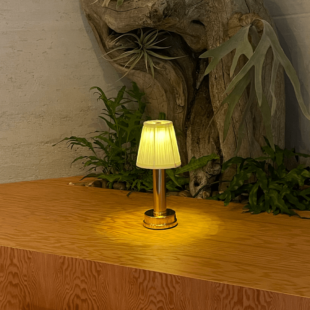 Wireless Elegance: Luxurious Dimmable Fabric Table Lamp