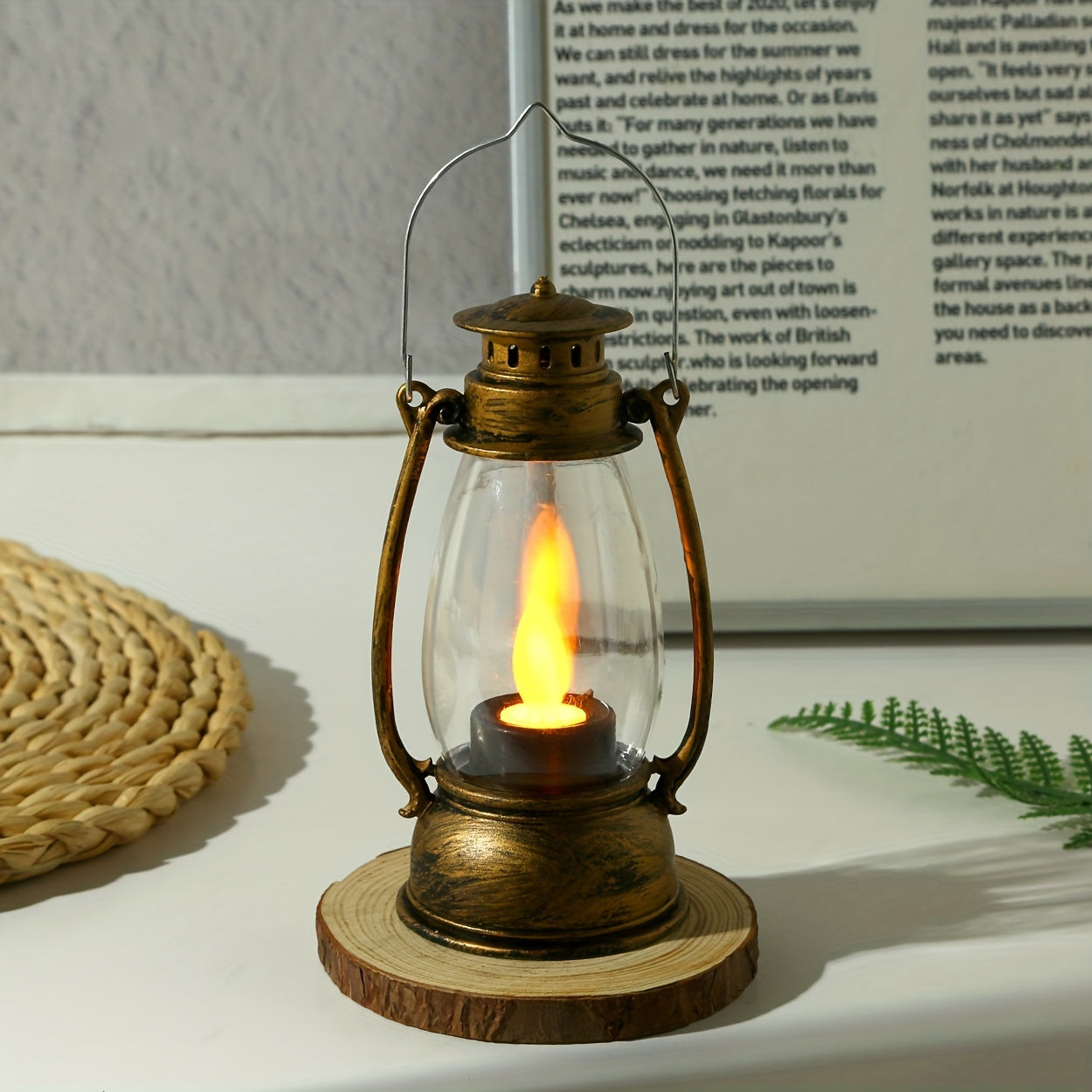 Nostalgic Glow - LED Kerosene Lamp with Yellow Flame