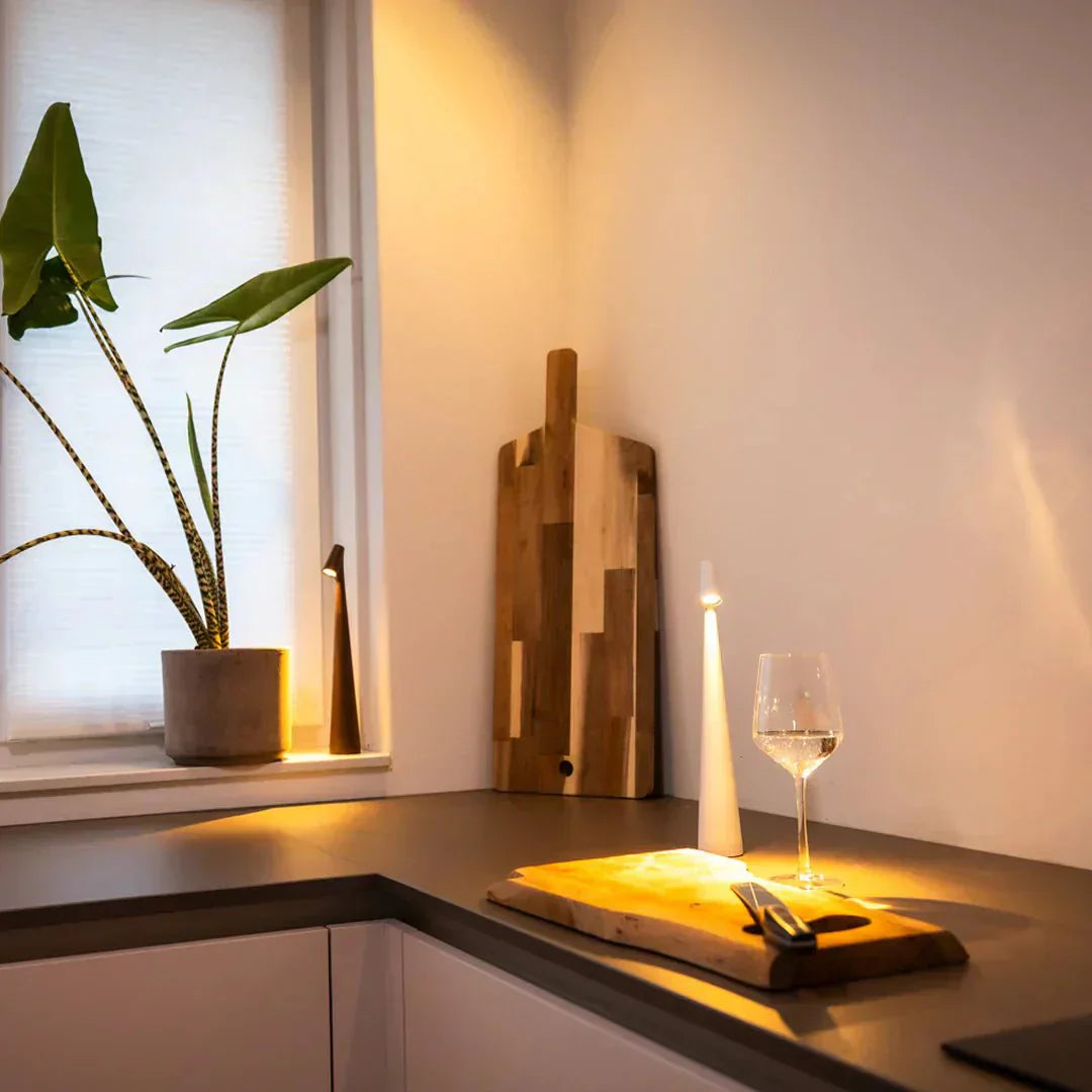 Spark Touch - Elegant Dimmable Wireless Table Lamp