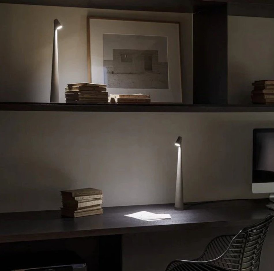 Spark Touch - Elegant Dimmable Wireless Table Lamp
