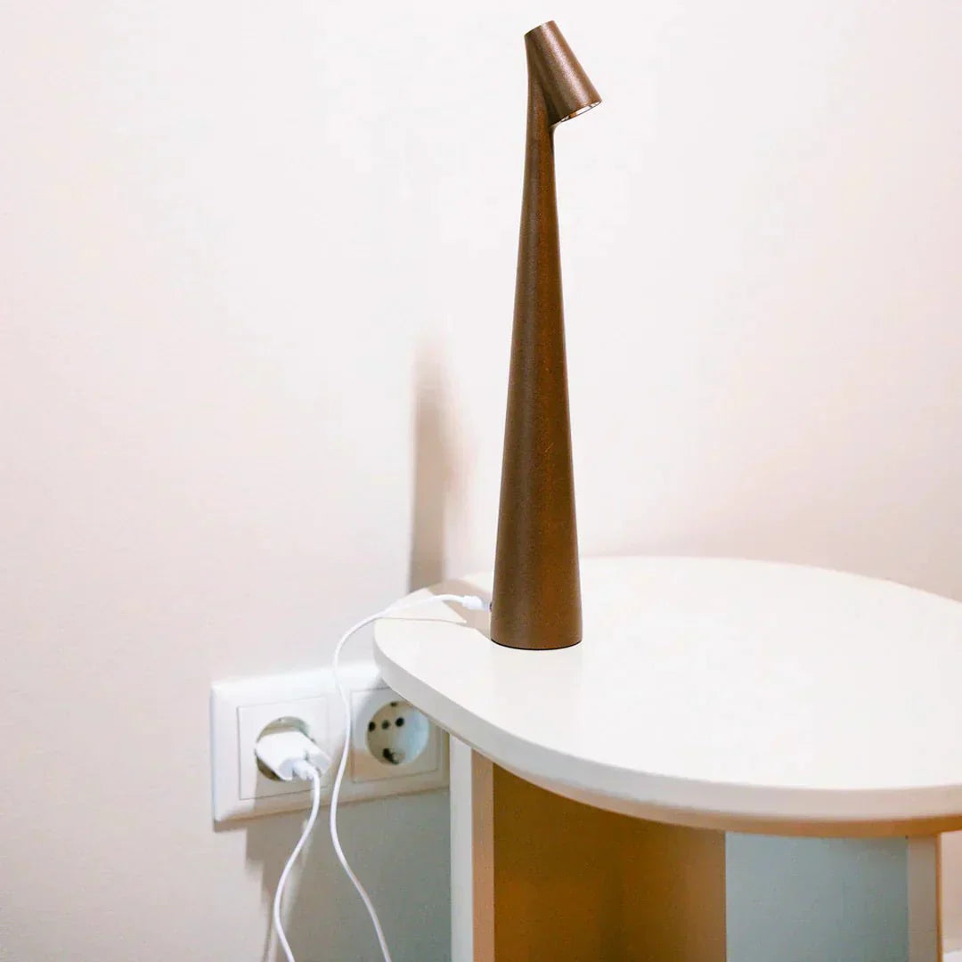 Spark Touch - Elegant Dimmable Wireless Table Lamp