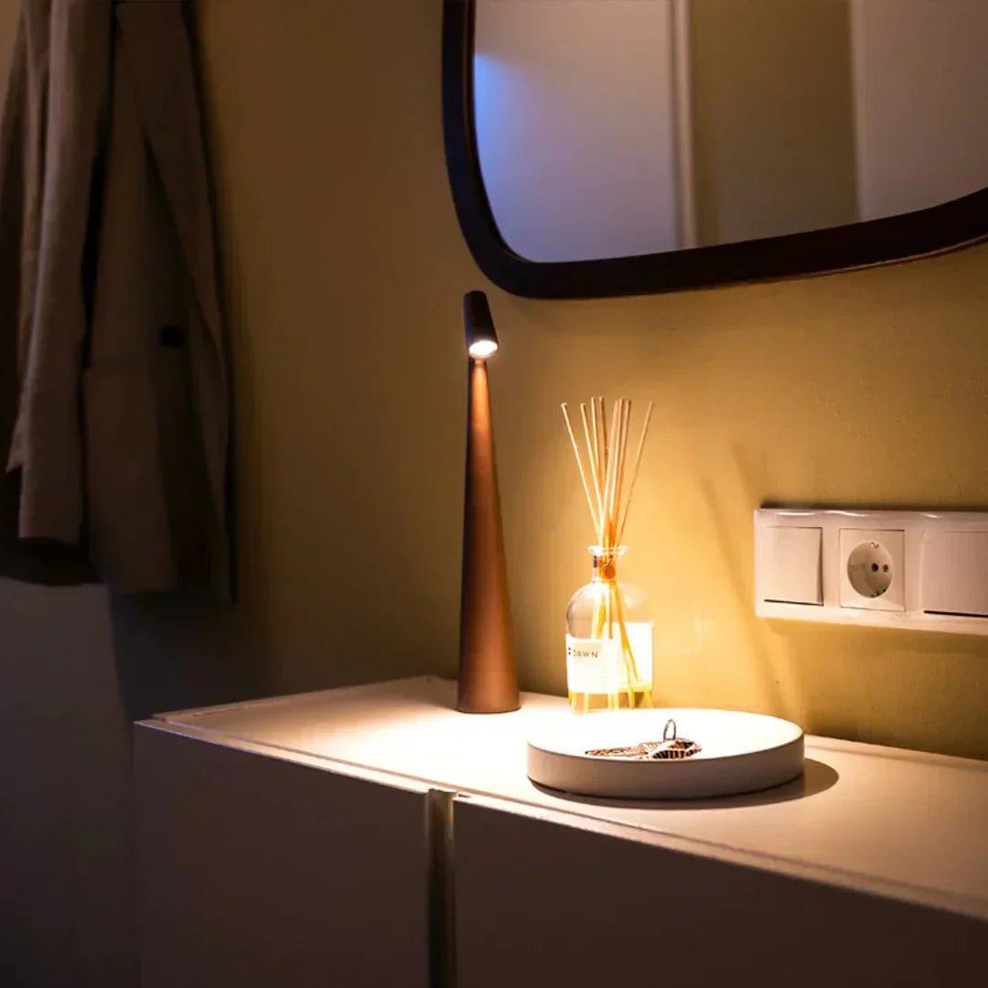 Spark Touch - Elegant Dimmable Wireless Table Lamp