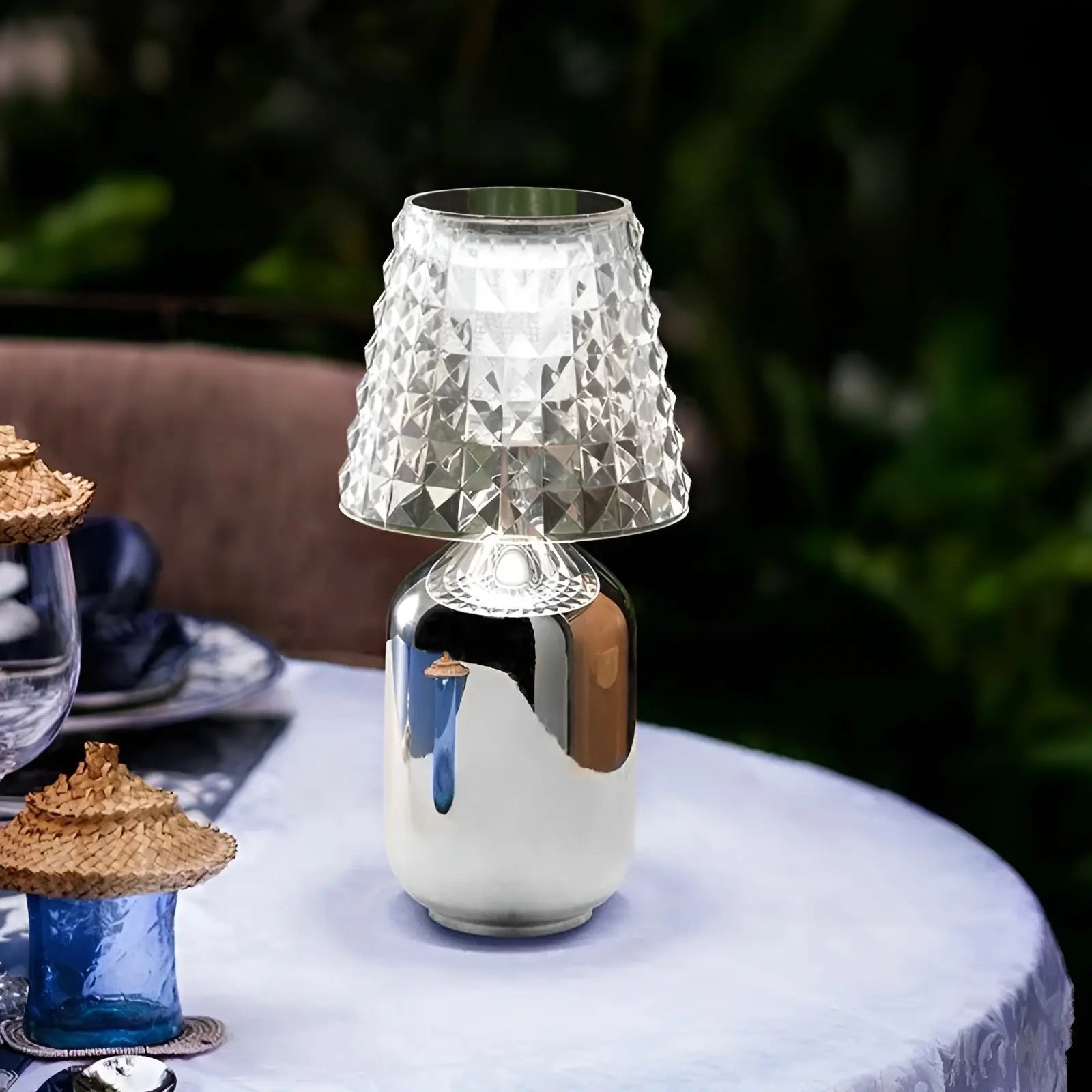Zaroti Luxury Table Lamp - wireless and elegant